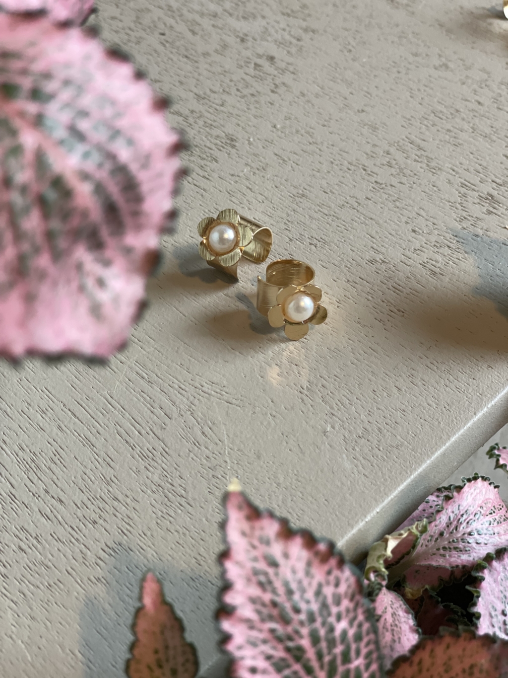 Flower & Pearl Ear Cuff