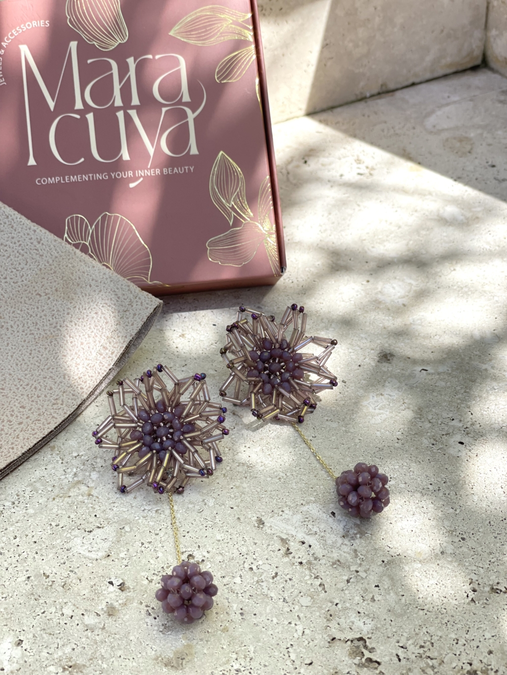 Di Praia Earrings [Blackberry]